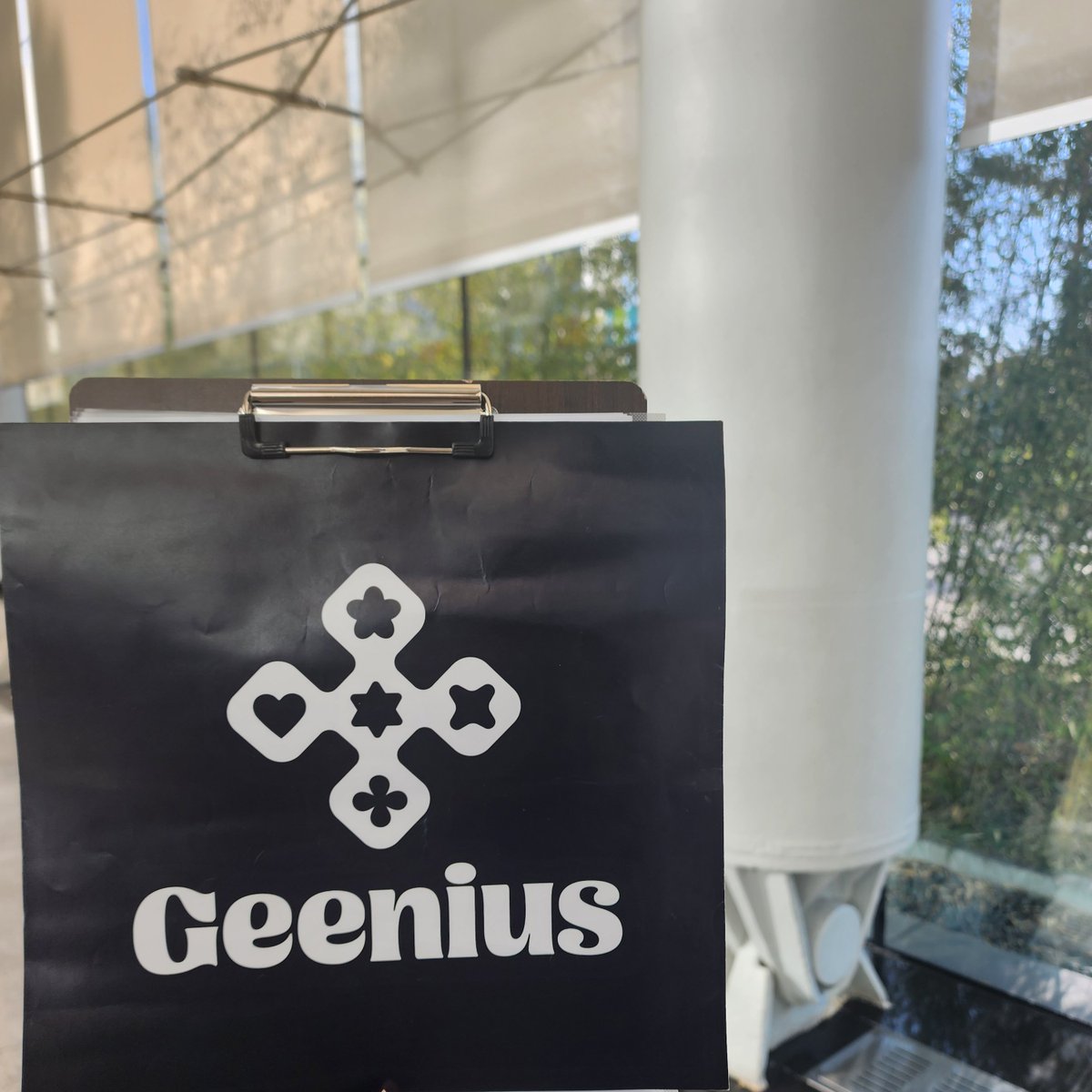 📍MBC M 쇼챔피언 생방송 지니어스 인원체크 장소 안내 

참여 명단에 포함된 분들은 사진 속 해당 장소 앞으로 인원 체크 시간에 전에 번호대로 대기 부탁드립니다! 
감사합니다.