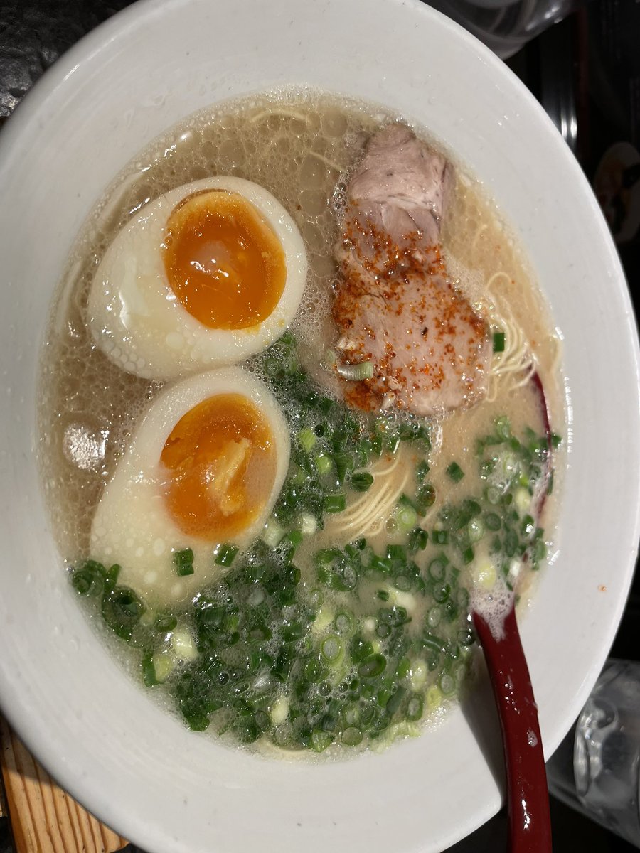 akkaoru56's tweet photo. ラーメンうますぎぃぃぃ
通い続けるところを見つけてしまったかもしれん😳 https://t.co/P46apicCJt