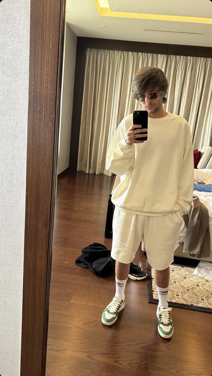 Louis Tomlinson Media tweet media