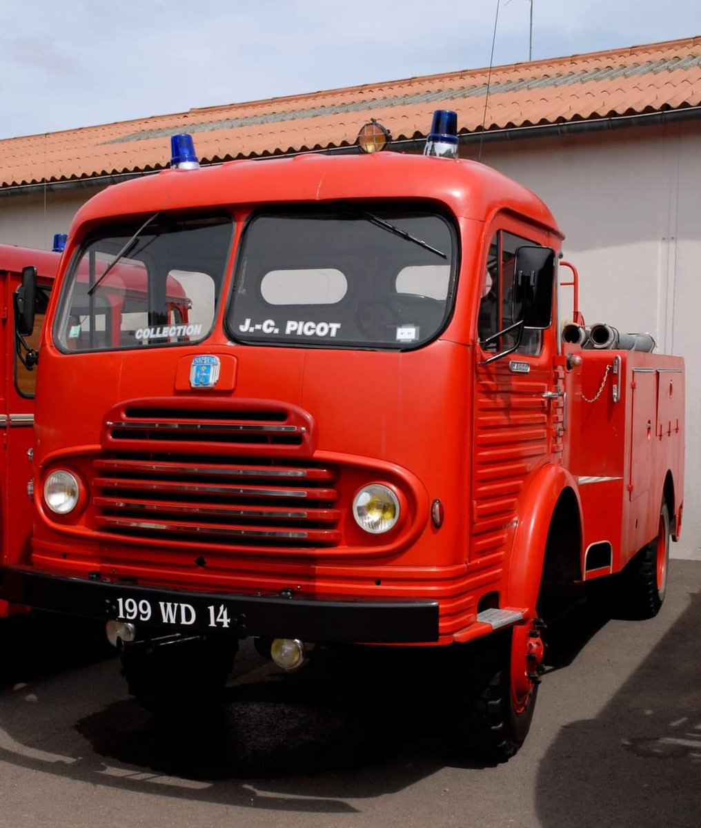 teambestioles's tweet image. #VintageBestiole

Alors, les fans de vieux camtars... quel est le point commun entre Louis IX 👑 (1226-1270) communément appelé Saint-Louis et ce 🚒  #Simca Cargo produit à la fin des années 1950 ?