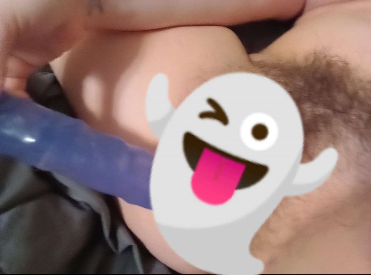 Gothic_Bottom's tweet photo. Wanna see a couple pics of me playing with my toy? Check out my bio for OF and Fansly link 😘 https://t.co/HK6KjB6mK1