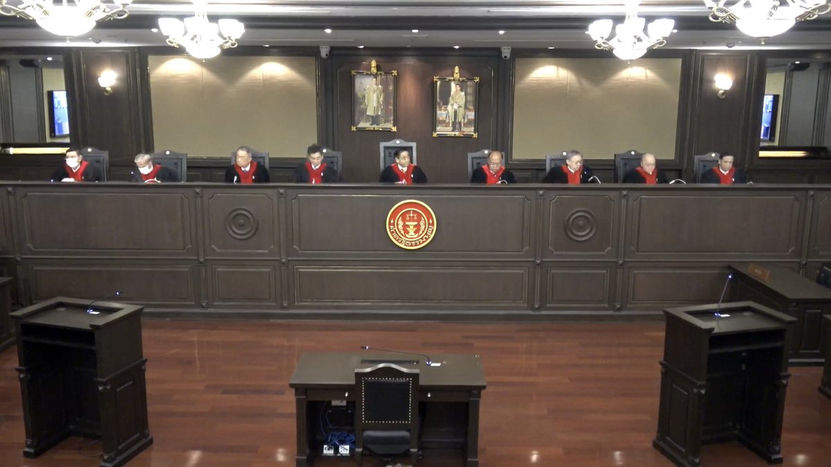 13.55h: The judges of the Constitutional Court have arrived in the room and are about to read out the verdict in the case against <a href="/Pita_MFP/">Pita Limjaroenrat</a>.