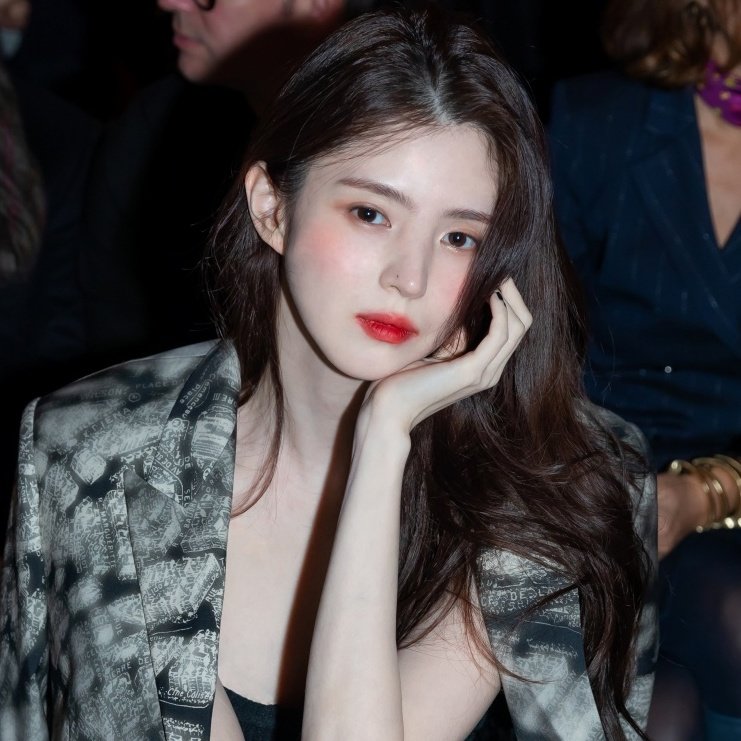 눈썹이랑 티존을 아우르는 라인이 진짜 존나 아름다우셔..