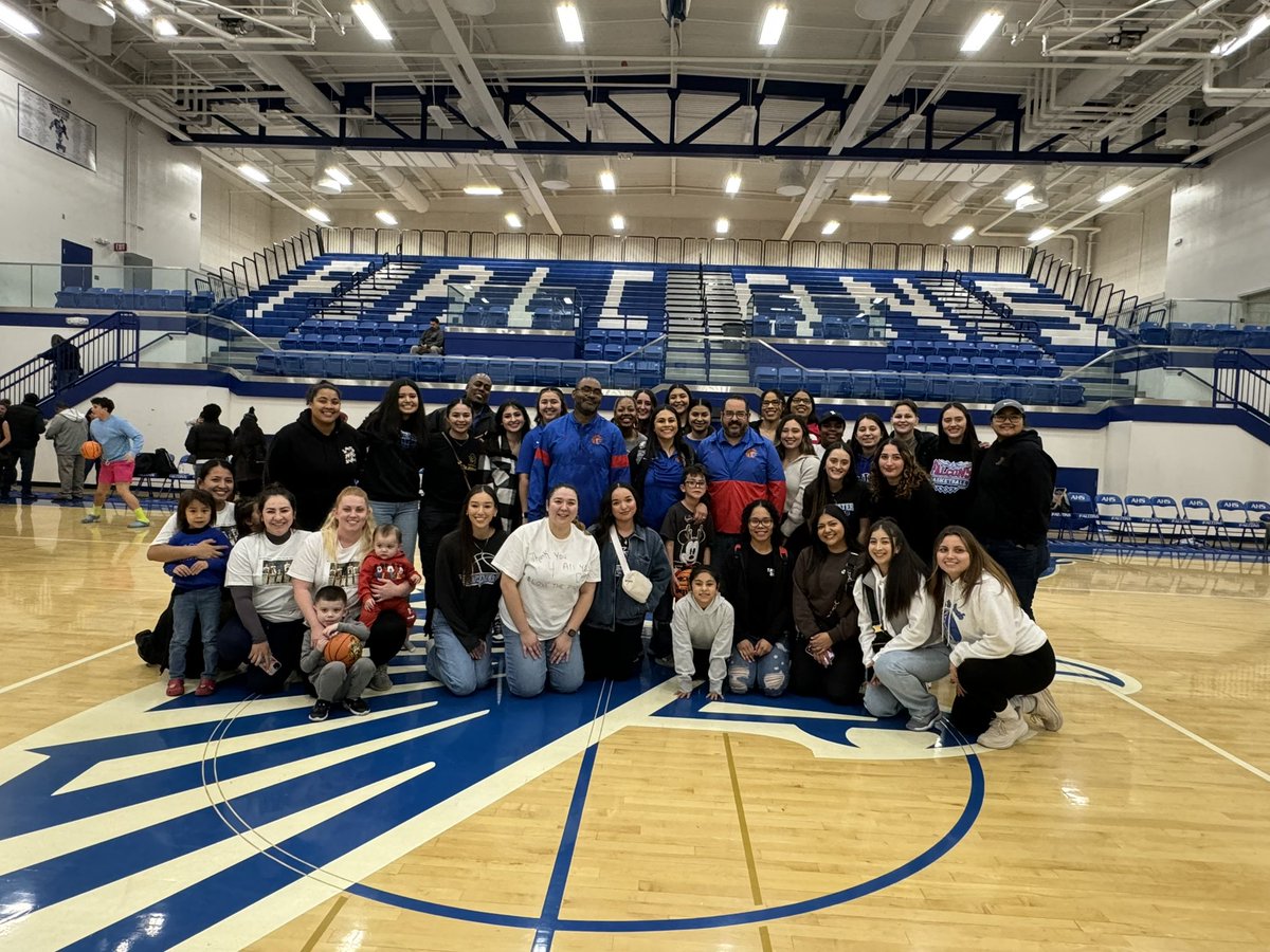 AtwaterBBall's tweet photo. Huge S/O to all the Alumni for coming out tonight to support Coach Davis and Coach Abbasi and The Lady Falcons Basketball!!! Once A Lady Falcon, Always A Lady Falcon!!! 🎀🐦🏀🔵⚪️🔴 #TheLadyFalconsBasketball #OnceALadyFalconAlwaysALadyFalcon #AlumniGame https://t.co/BmywPbqnb4