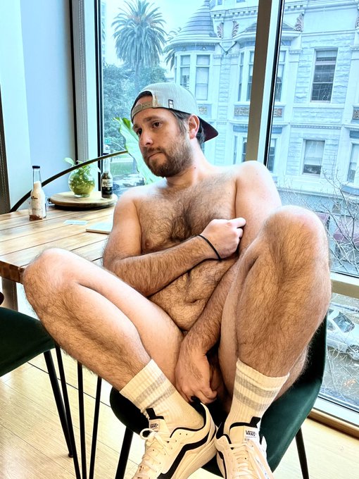 Would you woof or tap me? My new profile pic. In a city near you 😜 https://t.co/VqLo0jUXmZ