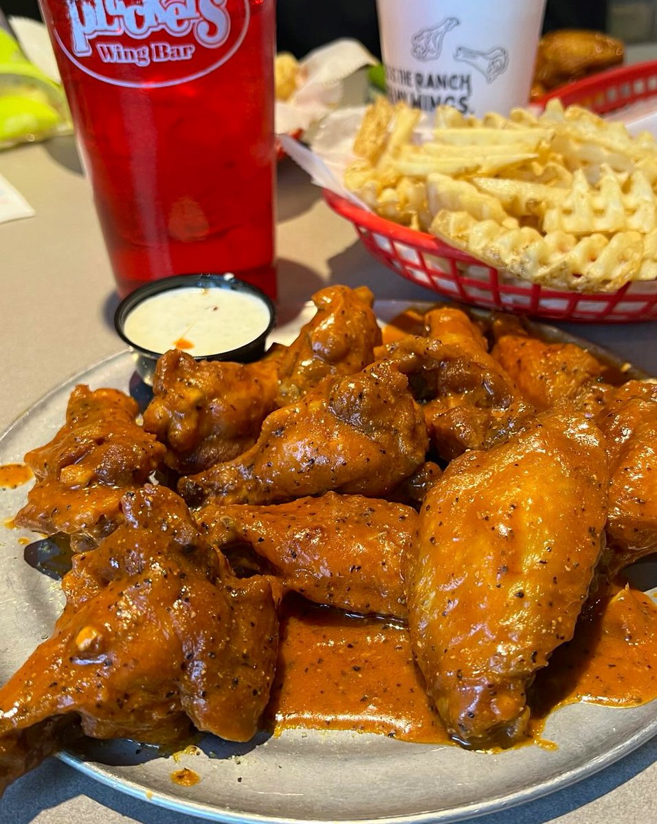 Pluckers's tweet photo. 6:51am and I’m craving wings https://t.co/znHFSqsNCw