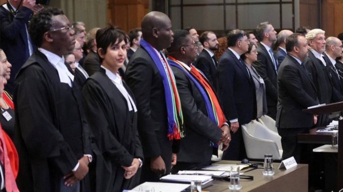 ShaykhSulaiman's tweet photo. BREAKING: SOUTH AFRICA EXPECTS THE INTERNATIONAL COURT OF JUSTICE TO RULE THIS FRIDAY (26TH) ON WHETHER IT WILL GRANT EMERGENCY MEASURES TO STOP THE WAR.

The ICJ have until the 5th of February 2024.

Initial ICJ ruling will solely address potential emergency measures, serving as a temporary restraining order while the court reviews the case, a process that usually takes years.

Palestinian civilians, with a death toll that has reached 25,700 people, mostly women and children.