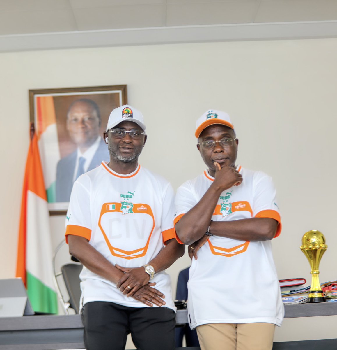 BouakeOfficiel's tweet photo. "Si tu es fatigué faut djor hein ! Nous on est là"
Jusqu'à maintenant, la foi persiste... On garde espoir pour que nos éléphants décrochent une place en huitièmes de finale. #can2023🇨🇮🏆⚽️ #Minhass #Assainissement #cotedivoire #BOUAKEFOFANA https://t.co/8zlwEbSa9A