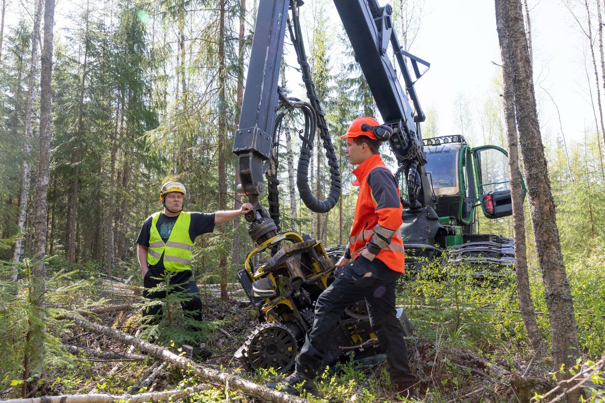 Miten koulutuksenjärjestäjä voisi auttaa opiskelijalle sopivan työharjoittelupaikan löytämisessä? Miten metsäkoneyrittäjä saa tiedon harjoittelupaikkaa hakevan taidoista? Näihin kysymyksiin selvitetään vastauksia Metsämiesten Säätiön rahoittamassa kaksivuotisessa "Työelämässä