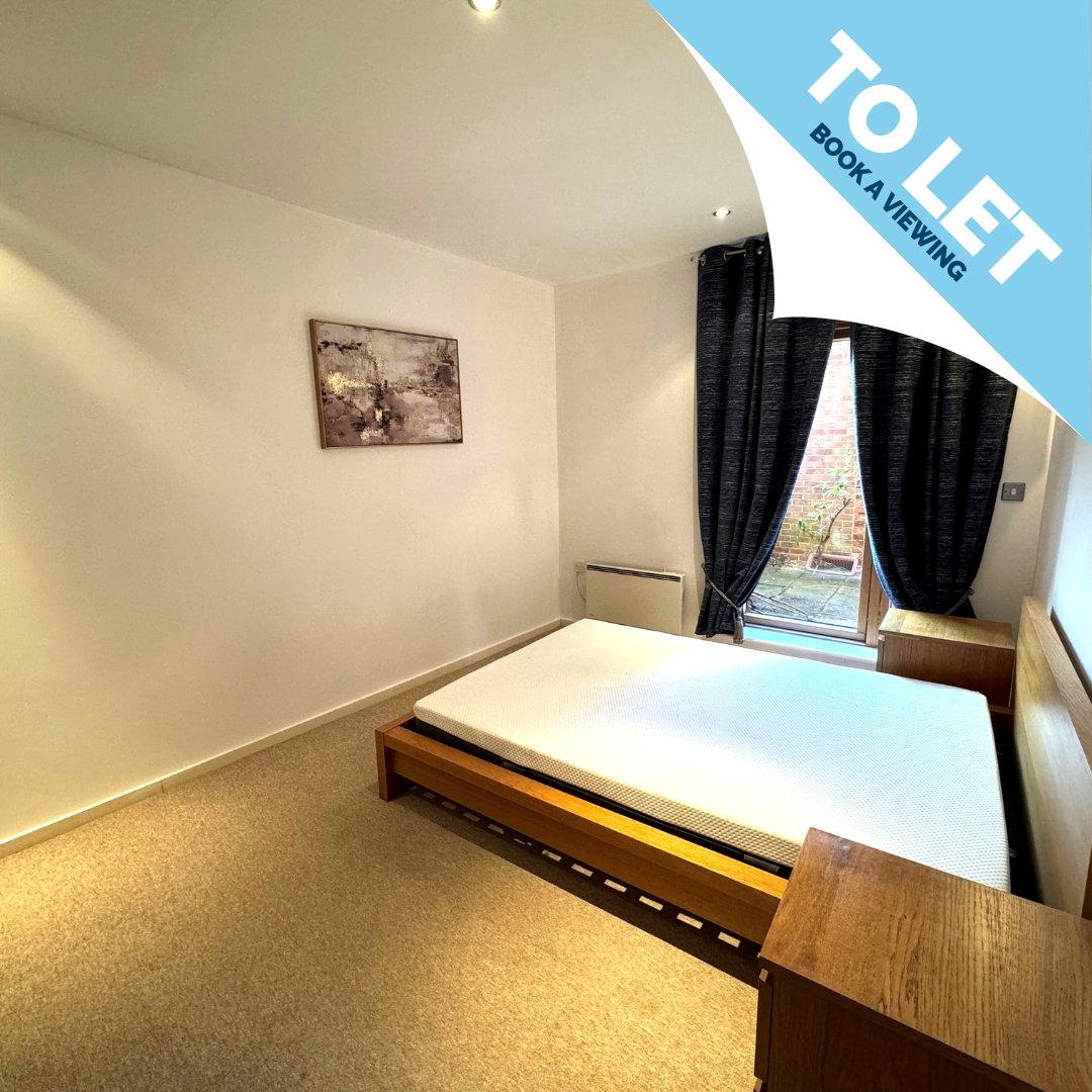 mac_reading's tweet image. NEW PROPERTY ALERT🚨

A two bedroom duplex conveniently within a short walk to the town centre.

The apartment consists of an open plan living area, fully fitted kitchen with appliances &amp;amp; private garden, as well as double glazed windows &amp;amp; off road gated parking.

Available Now.