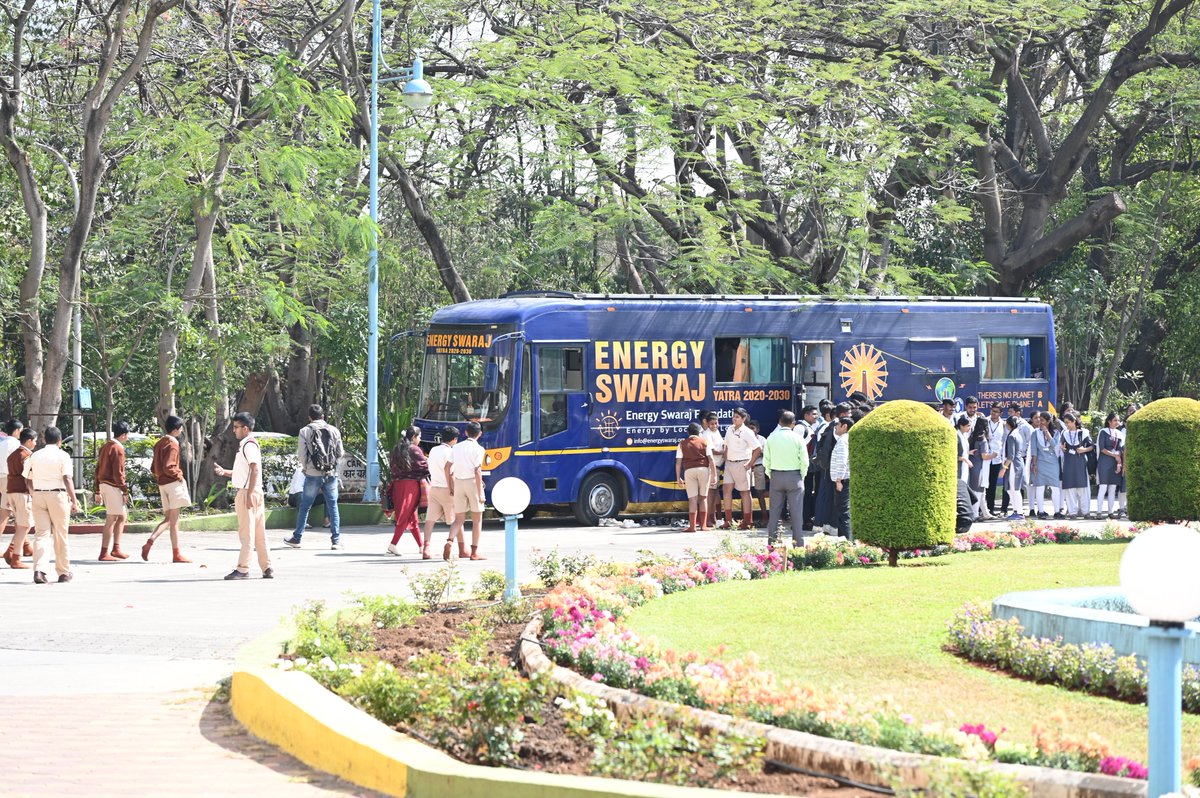 csir_ncl's tweet image. Prof. Chetan Singh Solanki, acclaimed as the 'Solar Man of India' and founder of the Energy Swaraj Foundation, delivered a talk on 'Six Points Understanding of Climate Change and Corrective Actions' at CSIR-NCL on January 24, 2024. 
#ClimateActionNow #solarmanofindia
