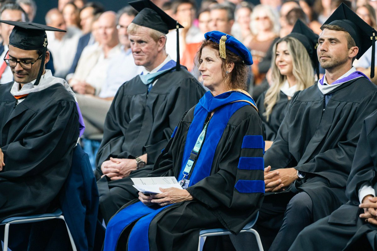 rnadalacademy's tweet image. Happy international education day! 📚

👏🏻 We would like to congratulate our entire educational community and highlight the work, effort and passion of our educators and students 👏🏻👩🏻‍🏫