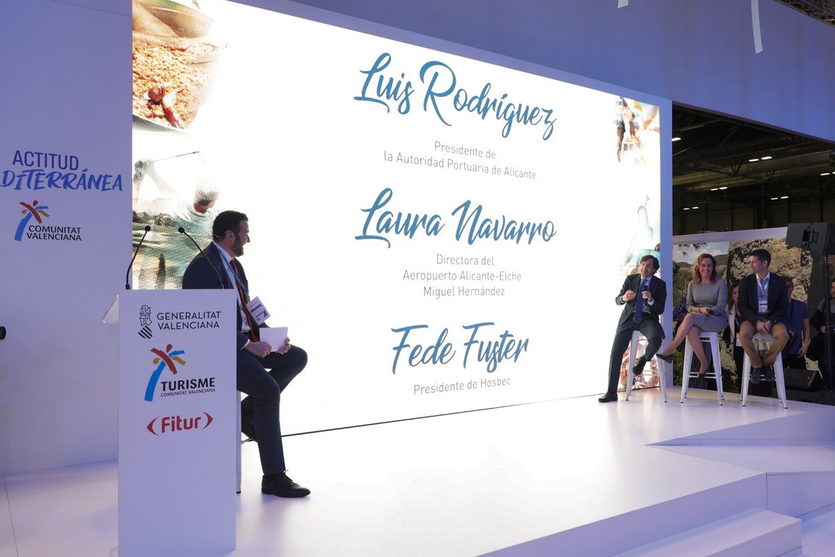 "Estamos muy focalizados en la experiencia cliente de la mano de la sostenibilidad, de la innovación y de la accesibilidad. Son ejes estratégicos en la hoja de ruta de Aena".

📍  Laura Navarro, directora del #Aeropuerto de #Alicante-#Elche Miguel Hernández, en el acto central de