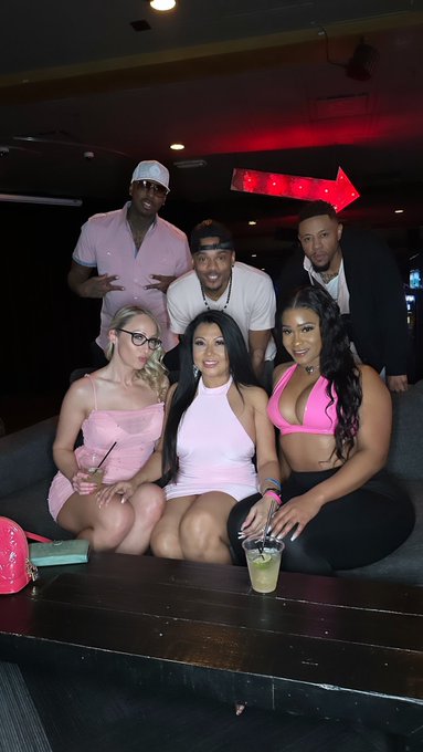 Such a fun time with amazing people. 🩷🥰 so good seeing everyone and meeting new people too! 🥰@KrystalDavisXXX