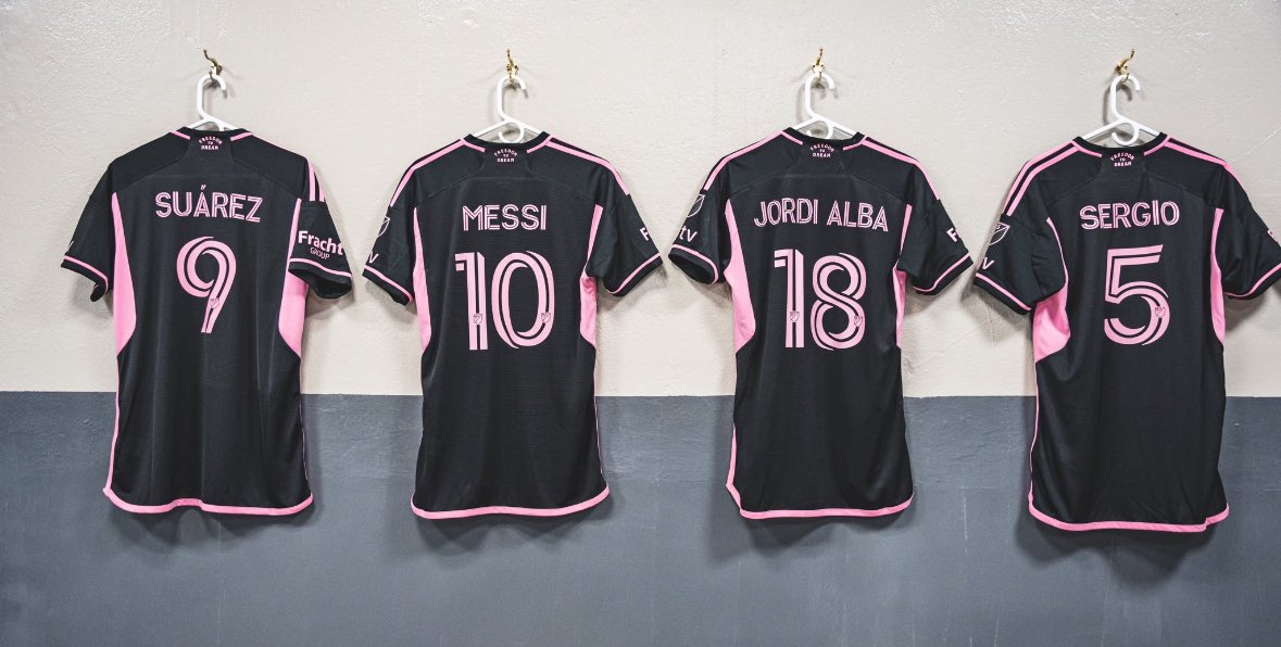 Es filtren les samarretes del <a href="/FCBarcelona_cat/">FC Barcelona</a> de l’any que ve.