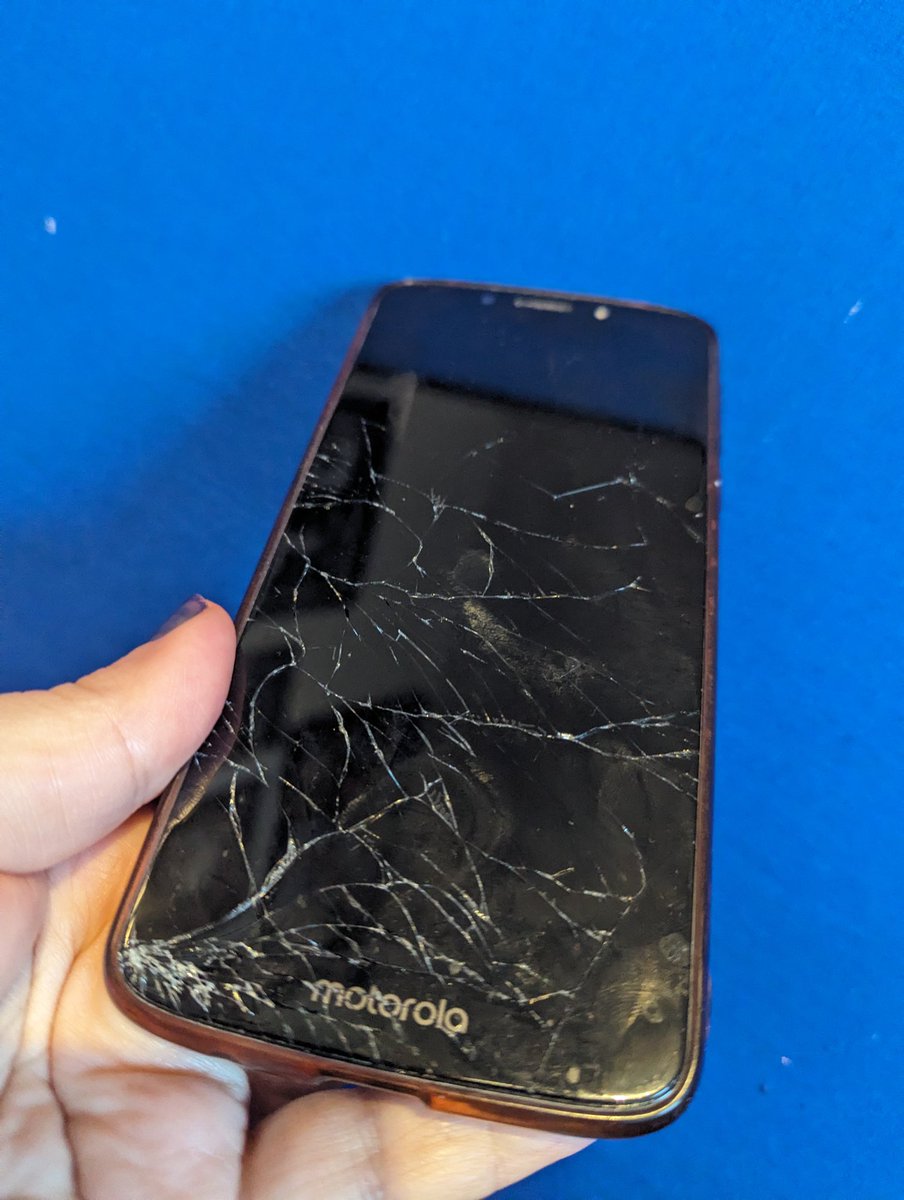 Identatron's tweet image. Interesting current project looking at this &quot;phone&quot;. A replica of one I examined in a case. It looks like a damaged phone ... But what is it really and how can we tell quickly and safely? Almost finished writing the paper and I&apos;m so excited by the results. #appliedresearch #dfir