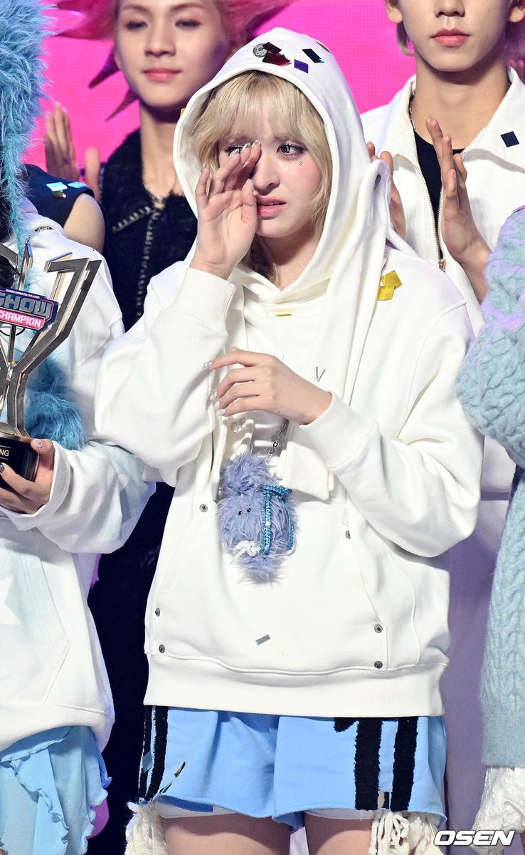 nmixxpics_'s tweet image. LILY 🥺🥺🥺

#DASH1stWin #NMIXX2ndWin