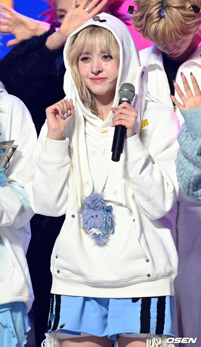 nmixxpics_'s tweet image. LILY 🥺🥺🥺

#DASH1stWin #NMIXX2ndWin