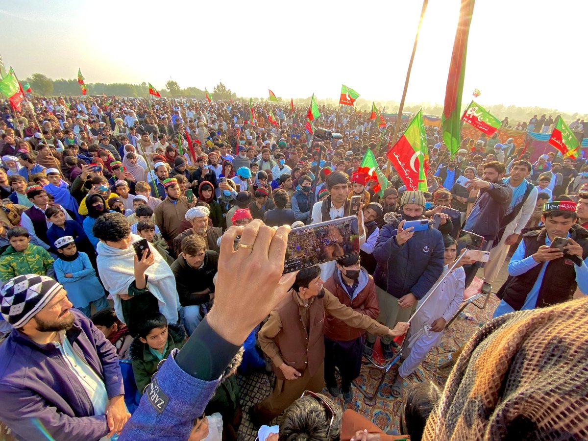 naseem_mna's tweet photo. امیدوار قومی اسمبلی حلقہ NA-39 بنوں مولانا نسیم علی شاہ اور امیدوار صوبائی اسمبلی حلقہ PK-99 ڈومیل بنوں زاہد اللہ وزیر کا تحصیل ڈومیل کے یونین کونسل بائی خیل میں جلسہ۔
عوام کا اعتماد عمران خان
#NA39 #PK99 #Bannu
@PTIofficial @PTIKPOfficial
@MashwaniAzhar https://t.co/zZrkCX0oZY
