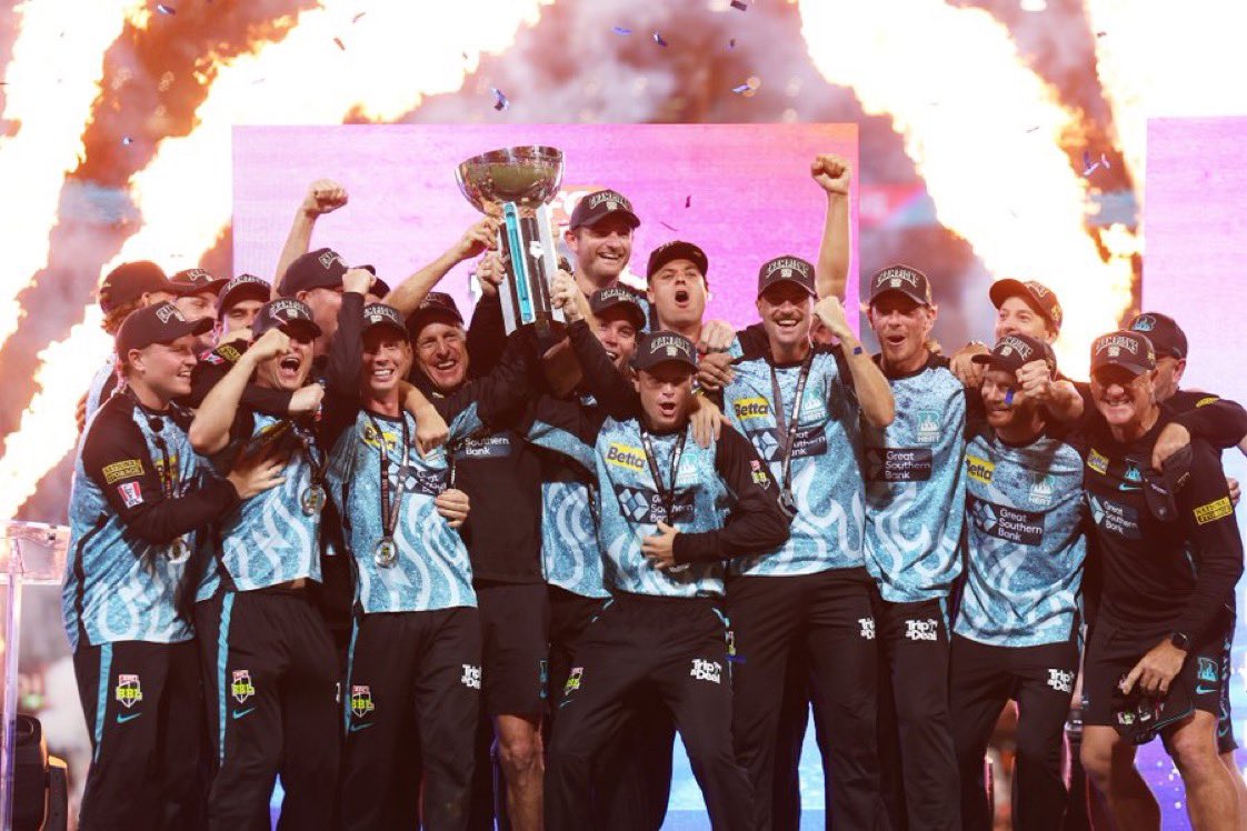 After a long wait, Heat finally became the champion🎆🏆 11 years 🫡
#HEATWIN #BBLFinals #BBL13