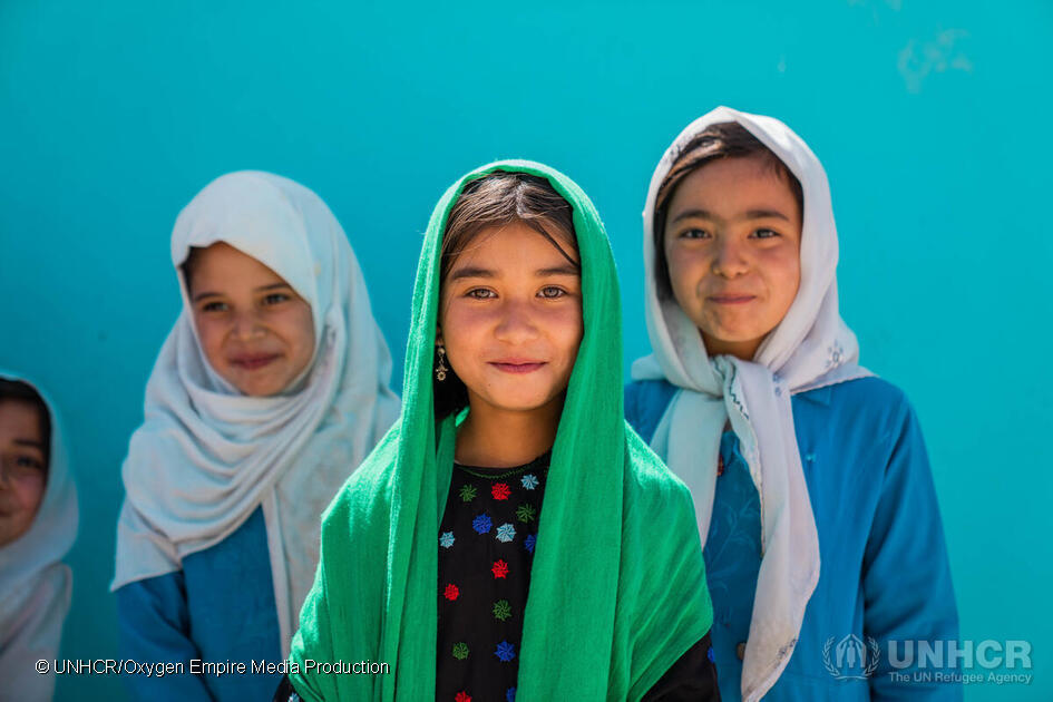 Nearly half of all refugee children and youth are not in school. 📚 At the #RefugeeForum, states and other actors pledged to make access to education a reality for all. With this pledge, 15% of refugee children should have access to higher education by 2030. #EducationDay