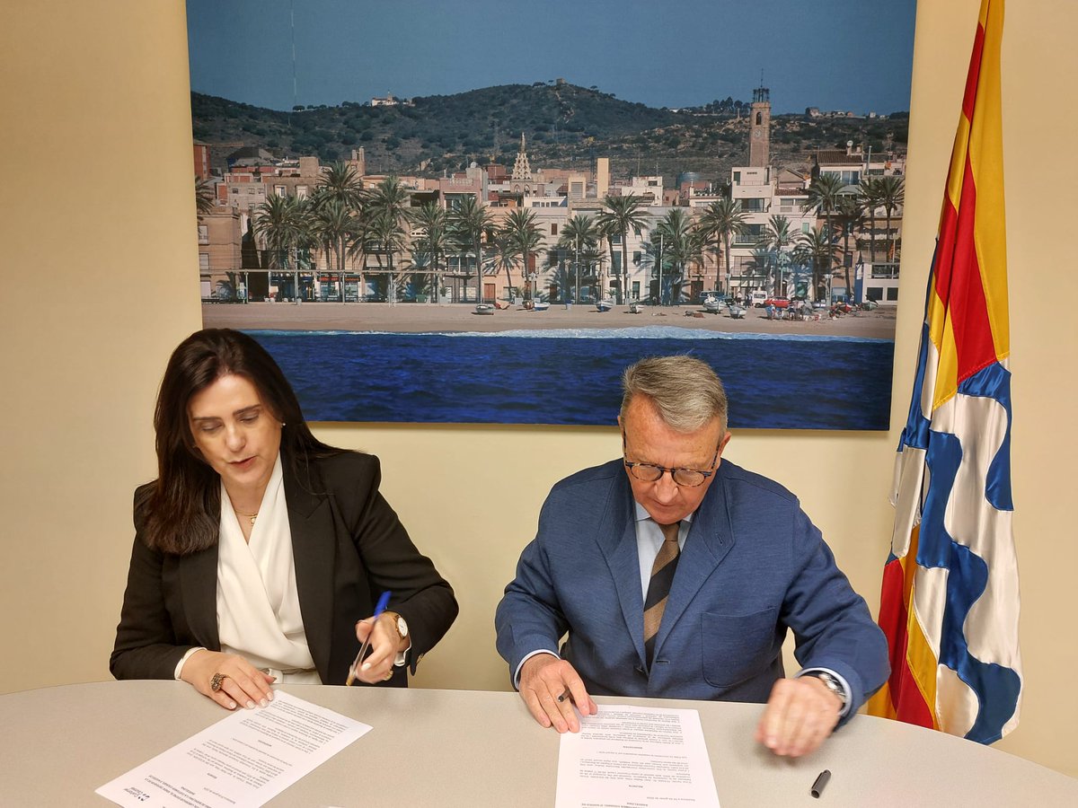 ✒️ El Defensor de la Ciutadania de <a href="/AjBadalona/">Ajuntament de Badalona</a> , Joan Walter Fibla, i la nostra Customer Counsel, Inmaculada Bermúdez, han signat un protocol per millorar l’atenció de les reclamacions.  

Amb especial atenció en les persones en situació de vulnerabilitat.