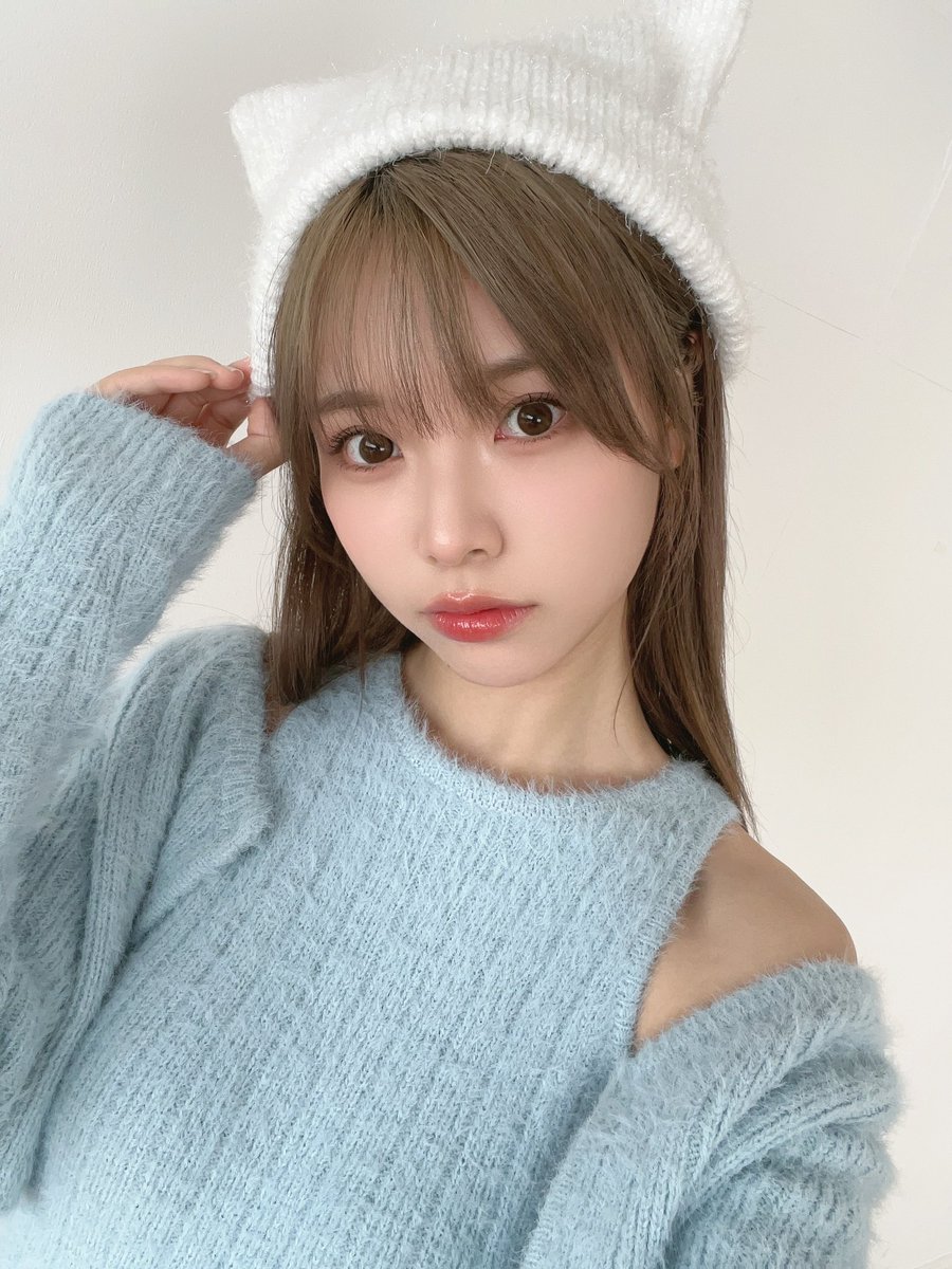 Liyu0109's tweet photo. 本日発売の
「#Maiden vol.2 #TVガイドVOICESTARS特別編集」に掲載されています！

かわいい白猫ミミ帽子と水色のニートワンピースの組み合わせ🤍🐈
可愛かった✨
そして来月リリースの2nd Album「Soaring Heart」についてもお話しました！
ぜひチェックしてみてね！
#Liyuu_SoaringHeart https://t.co/dBZ7atnk4C