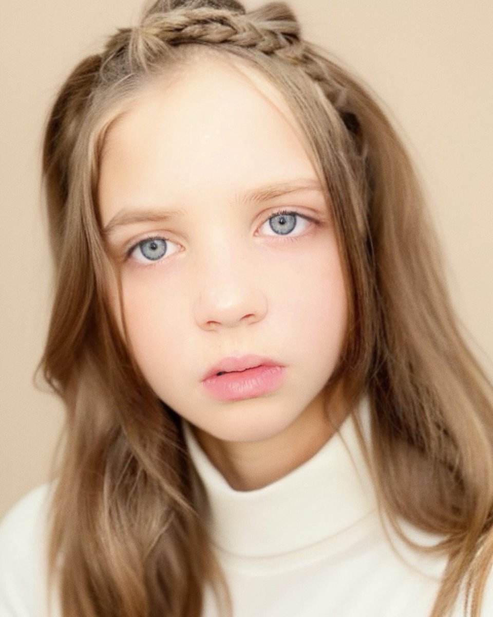 Let all that you do, be all that you love! So unbelievably proud of the kind, caring, funny and talented little girl you are ❤️ ( Summer-Joules work Instagram ran by me ) instagram.com/summerjoules_o…

#actress #childactor #actor #LosAngeles #NewYork #Vancouver #England