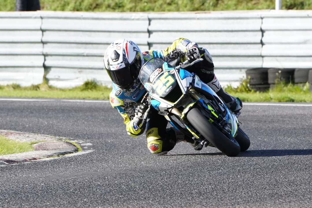 GrassrootsToGP's tweet photo. British Minibikes Championship by numbers 2023
MiniGP 160
#11 Daniel Stephenson
#25 @ChloeGleeson25
#26 Leo Soilleux
#28 Jack Hamilton
📸 BMB Snap Shots
#MotoGP #BSB #WSBK #FabRacing https://t.co/aYukGdPKfL