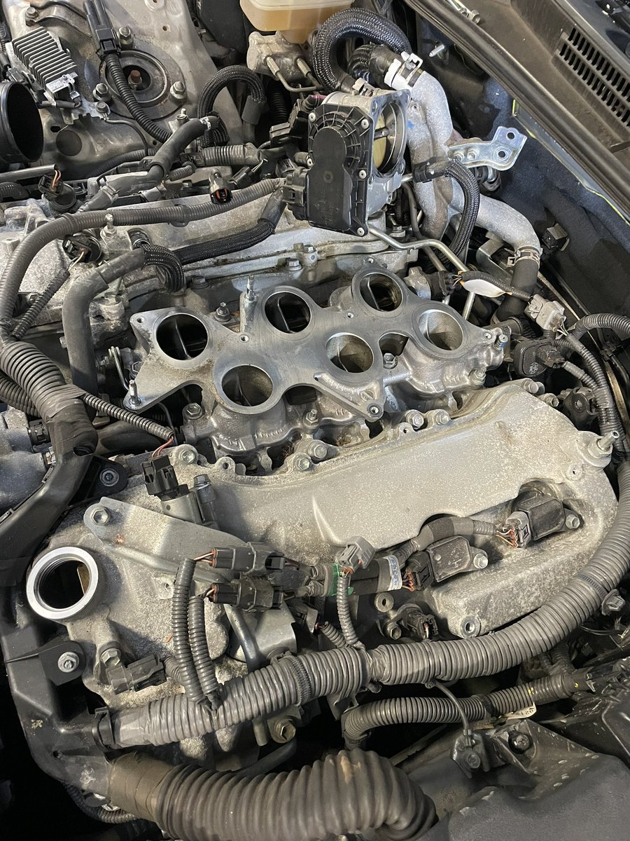 BurlingtonW3's tweet photo. Spark plugs on a V6 Lexus ⚡️ 

.

No job too big, no job too small 
.

☎️ 020 8992 6971 
📧 enquiries@burlingtonacton.co.uk 
💻 https://t.co/1gfkJX3qIw

.

#garage #mechanic #car #carmaintenance #class4mot #crashrepair #familyrunbusiness #actonw3 #ealing #chiswick #hammersmith https://t.co/qyLAUktpZV