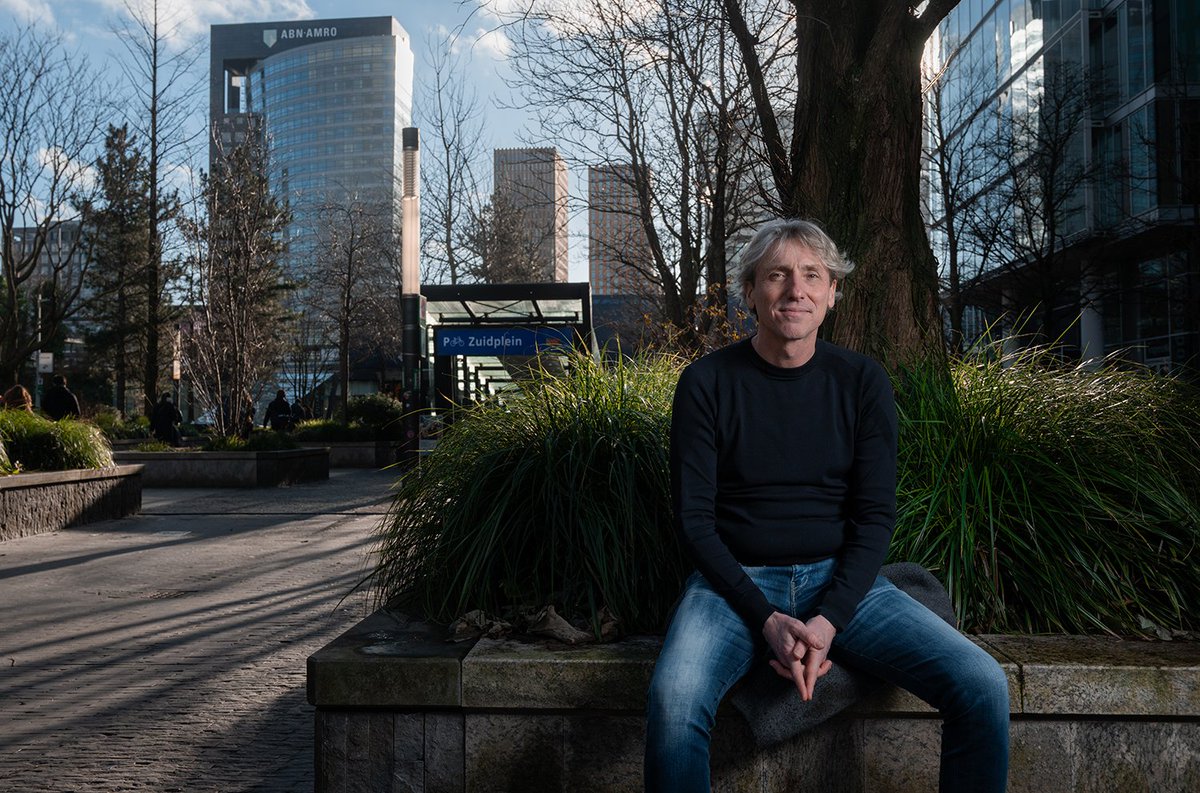 Hoe belangrijk ze het klimaat ook zeggen te vinden, het zijn de grootverdieners in Nederland die de aarde verreweg het meest vervuilen. Hoe zorg je dat juist deze groep de CO2-uitstoot omlaag brengt, vraagt HvA-onderzoeker Reint Jan Renes zich af. 

hvana.nl/lees/56591/zij…