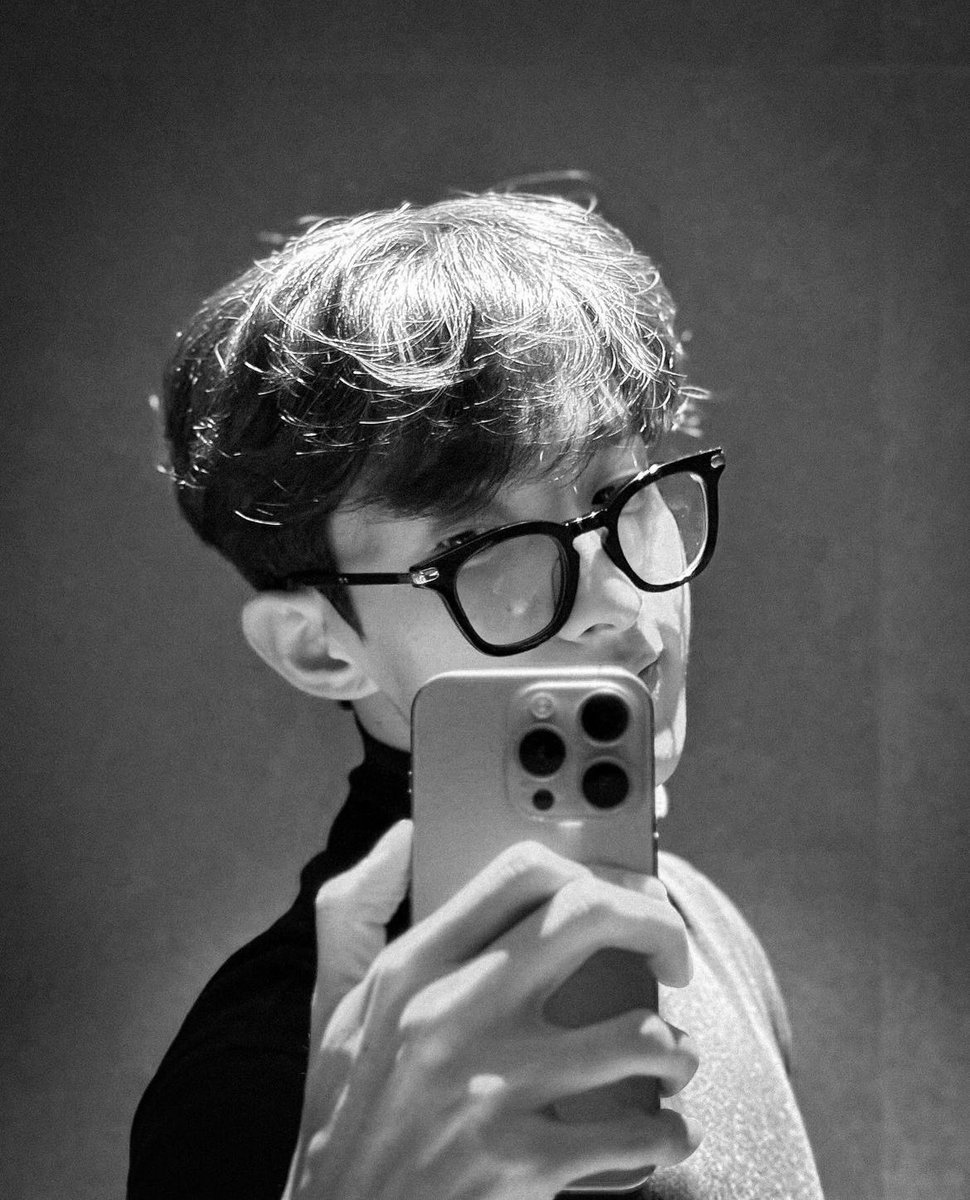 하루 tweet media