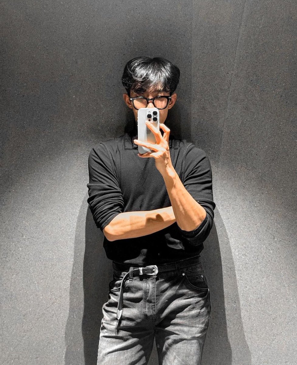 하루 tweet media