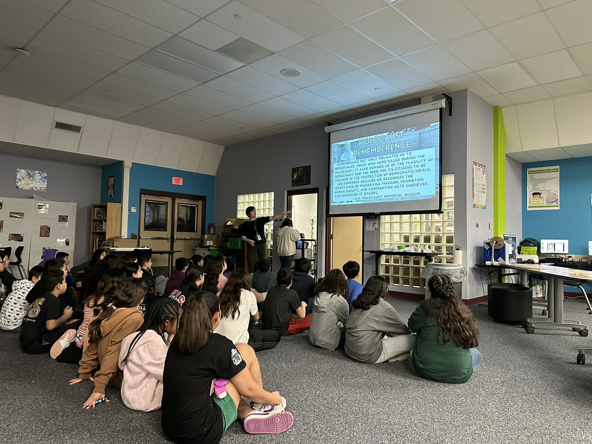 Mrs.Arteaga tweet media