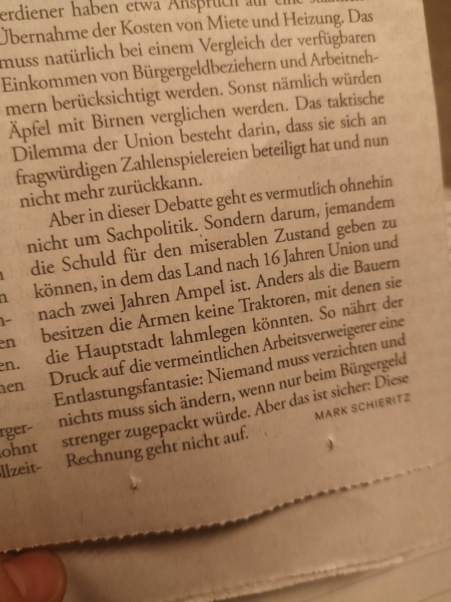 raphaelahobbach's tweet image. Ein schöner Satz zur Diskussion ums #Bürgergeld &amp;amp; der #Repräsentation von Interessensgruppen in der Politik von @schieritz in der @DIEZEIT: &quot;Anders als die Bauern, besitzen die Armen keine Traktoren, mit denen sie die Hauptstadt lahmlegen könnten.&quot;