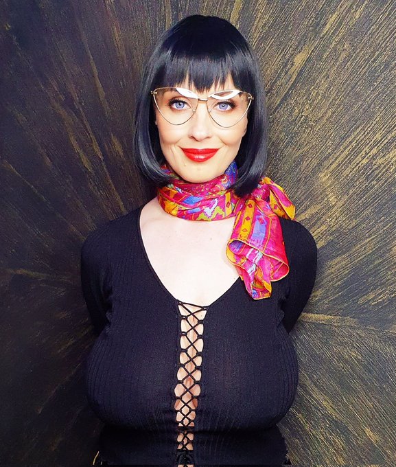 Do you have any questions❓️🤫🔮😉❓️ https://t.co/xvy1qPDNRg