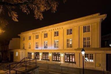 claireparisjazz's tweet photo. 📣🎶📣
DERNIER CONCERT de JPax suivi d’une séance de dédicaces … puis finie la scène …
Palais des Congrès de @Versailles samedi 4 mai à 20h 30 
✅ resas  https://t.co/AZNKx51Sxv 
#JeanPaxMéfret @JeanPaxM #PiedsNoirs #Harkis https://t.co/RErliqUOP1