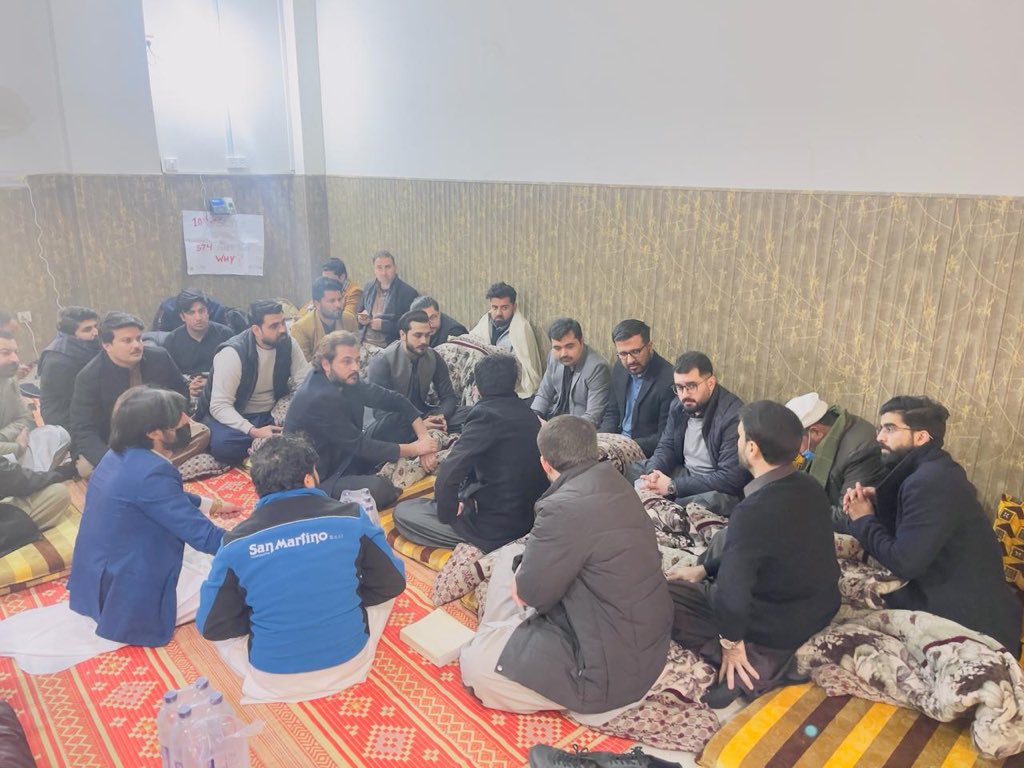 Dr_HFK's tweet photo. To All MBBS aspirants out there :

Look at us, This is your future if you are planning to be in Pakistan.

#YDApgmiDharna #YDAKPstrike #InductionForAll @GovernmentKP @iihtishamm https://t.co/N5csVyWk1i
