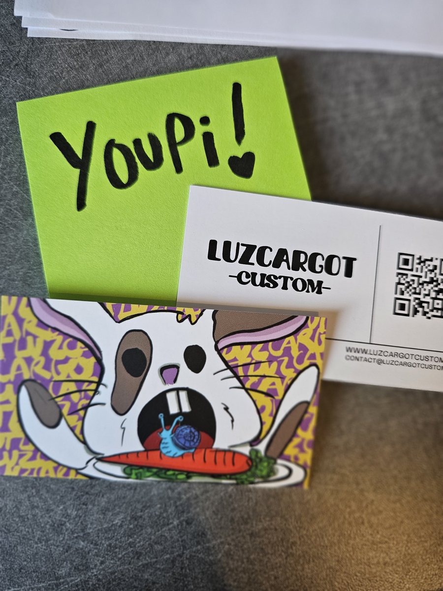 Luzcargot's tweet photo. J'ai reçu mes nouvelles cartes de visite ! 😍 https://t.co/T91itl4Dv4
