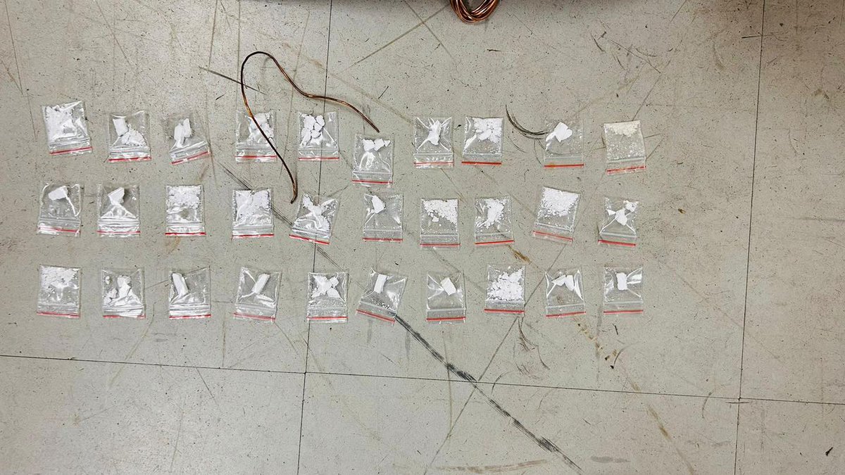 _ArriveAlive's tweet photo. Zimbabwean National arrested for possession of drugs and stolen copper cables in Soshanguve https://t.co/vTSE7m7Jyv
#ArriveAlive #Drugs #CopperCables @TMPDSafety https://t.co/dE6Y0dXxeB