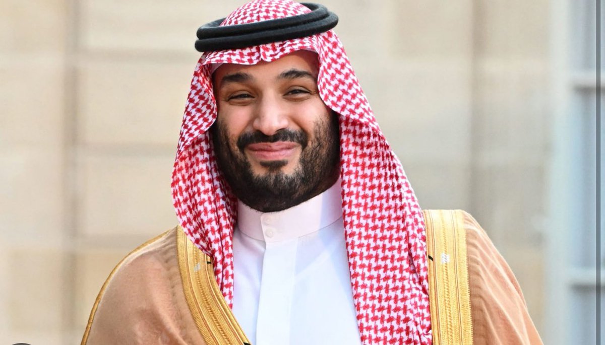 AlshangitiAM's tweet photo. صحيفة "واشنطن تايمز" الأمريكية: 
لا يوجد سوى قائد واحد على الساحة العالمية لديه الرؤية والطاقة الشبابية والموارد المالية والدعم الشعبي للدخول في عصر من السلام والازدهار للعالم، إنه ولي العهد السعودي الأمير #محمد_بن_سلمان https://t.co/YNpym0Qkek