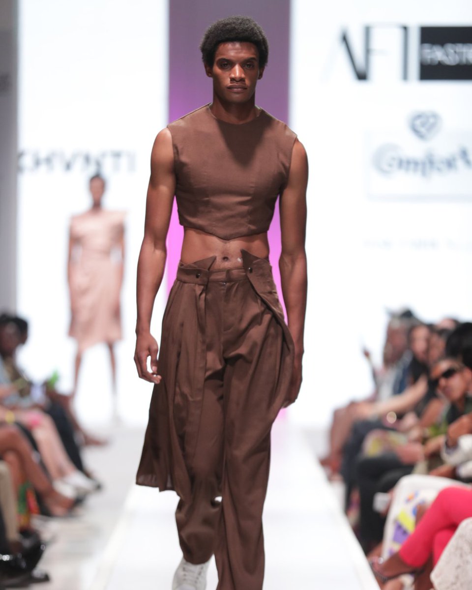 AFI_sa's tweet photo. Unveiled at #JoburgFashionWeek, #AFIFastrack finalist, Xhanti Mpu's capsule collection, for @xhvnti wove together the worlds of art and fashion. This celebrated the harmonious interchange of the two in the designer's creative world.
#AfricanFashion
https://t.co/gA4Zj1z3TI https://t.co/lwwP3k5MS4