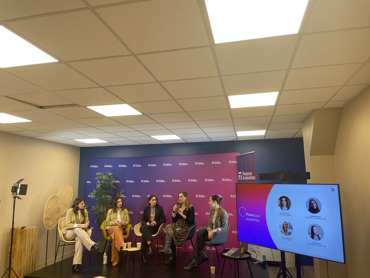Super table-ronde sur les femmes et les cryptos avec <a href="/faufleuret/">Faustine Fleuret</a> <a href="/NaomieHl/">Naomie</a> <a href="/DemarchiElodie/">Elodie de Marchi</a> @Plancash_media 

Un sujet de première importance ✊