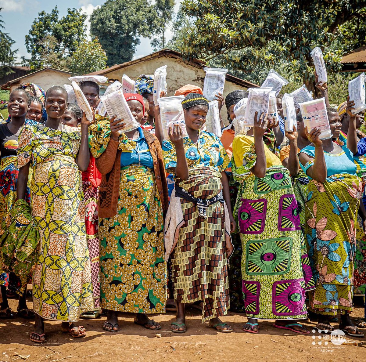 UNFPARDC's tweet photo. 🚨Les crises humanitaires récurrentes dans la partie #Est de la #RDC, necéssitent une amélioration sensible de l'accès aux SSR pour les femmes &amp; filles surtout les plus vulnérables.
💪Ensemble soutenons 220 000 femmes enceintes dont 45 000 futures mamans dans les 3 prochains mois https://t.co/xuA8hH2UU0