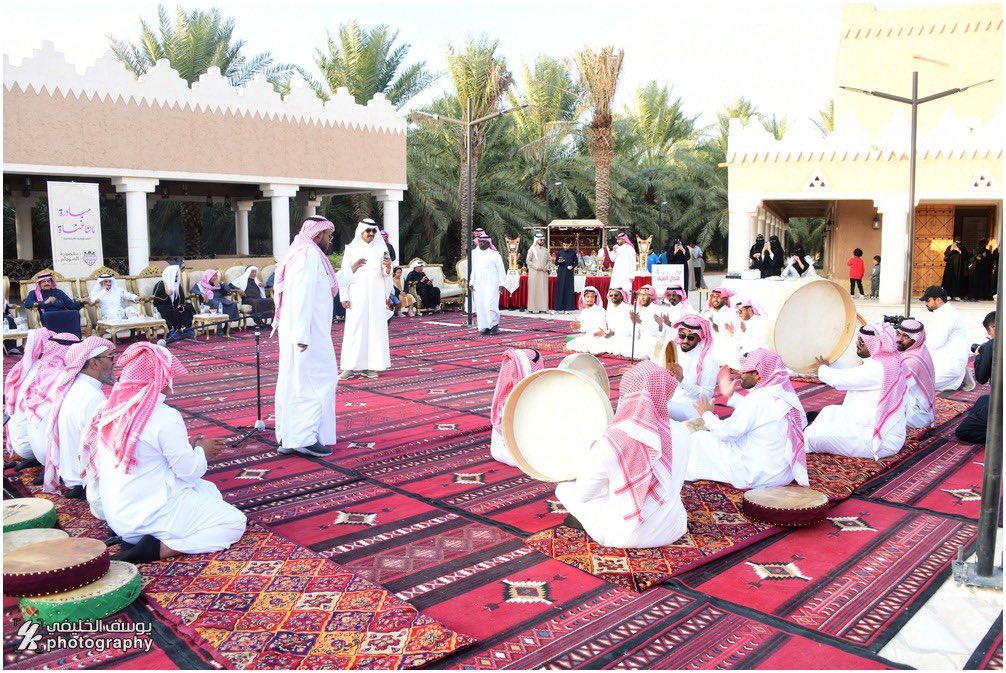 YYmk123's tweet photo. اقيمت يوم امس مبادرة 
(مالنا غناه ) واللتي نظمها #نادي_البكيرية  ( المسؤولية الأجتماعية ) بالتعاون مع مقصورة السويلم التاريخية . بمشاركة #جمعية_دار_عنيزة للتراث والفنون 
والراوي أ / سعيد السعيد. https://t.co/2KWuRCbsoy