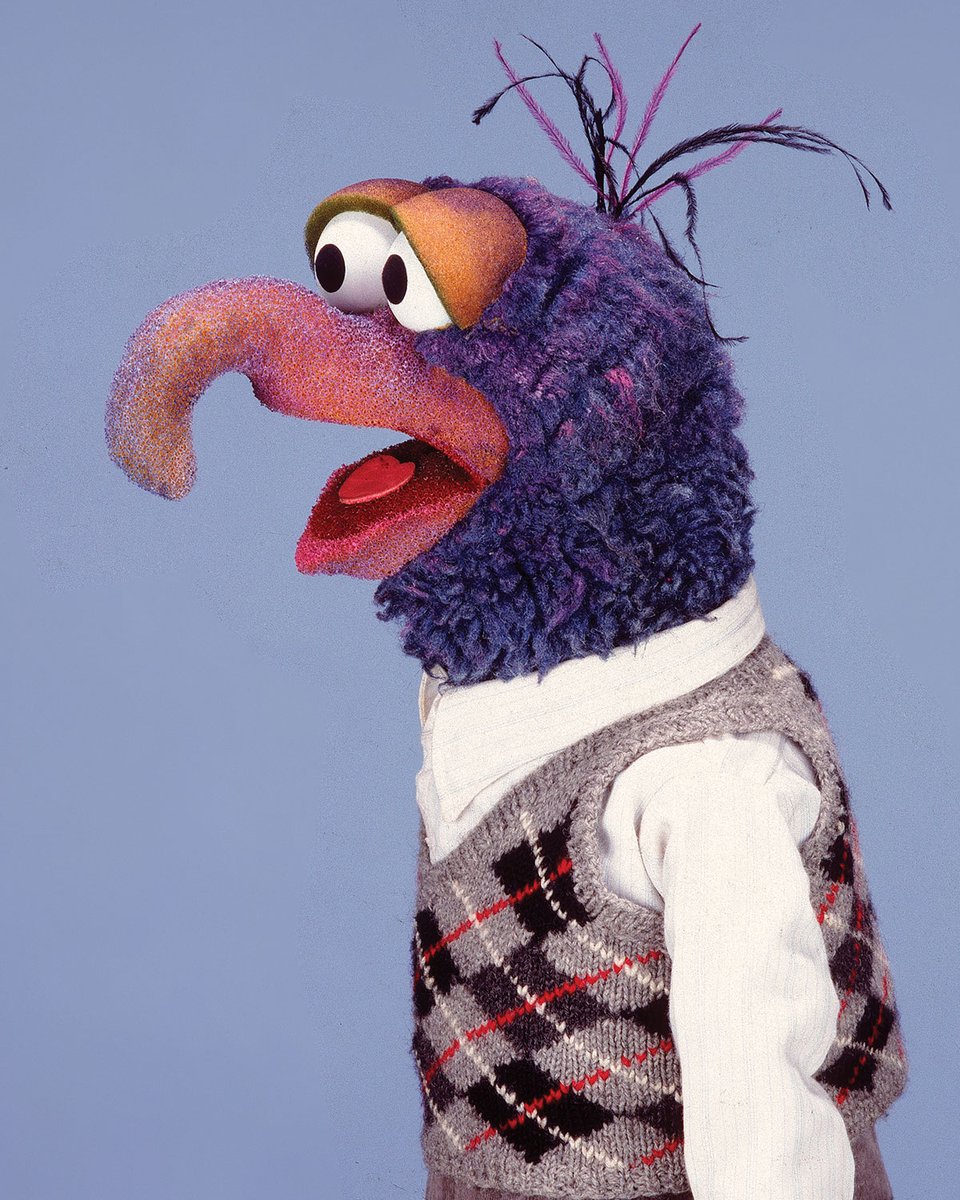 GonzotheGreat's tweet image. HELP! I can't decide which of these I should use as my new profile picture on the Weird Wide Web! My left profile picture or my right profile picture?