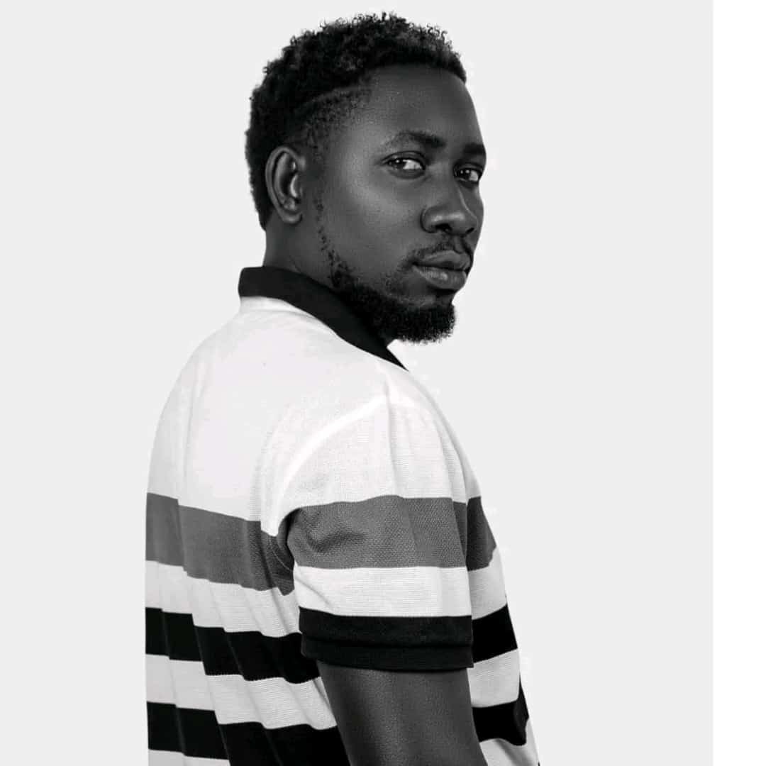 capstoneradioug's tweet photo. Northern Uganda mourns the lost of Bee Pee, a renowned RnB singer who passed on after getting involved in an accident yesterday night in Lira.

May His Soul Rest Peace 🙏🕊️

#BeePee #RIP #NorthernUg #Uganda #FYP https://t.co/y3QZ2Jl6rC