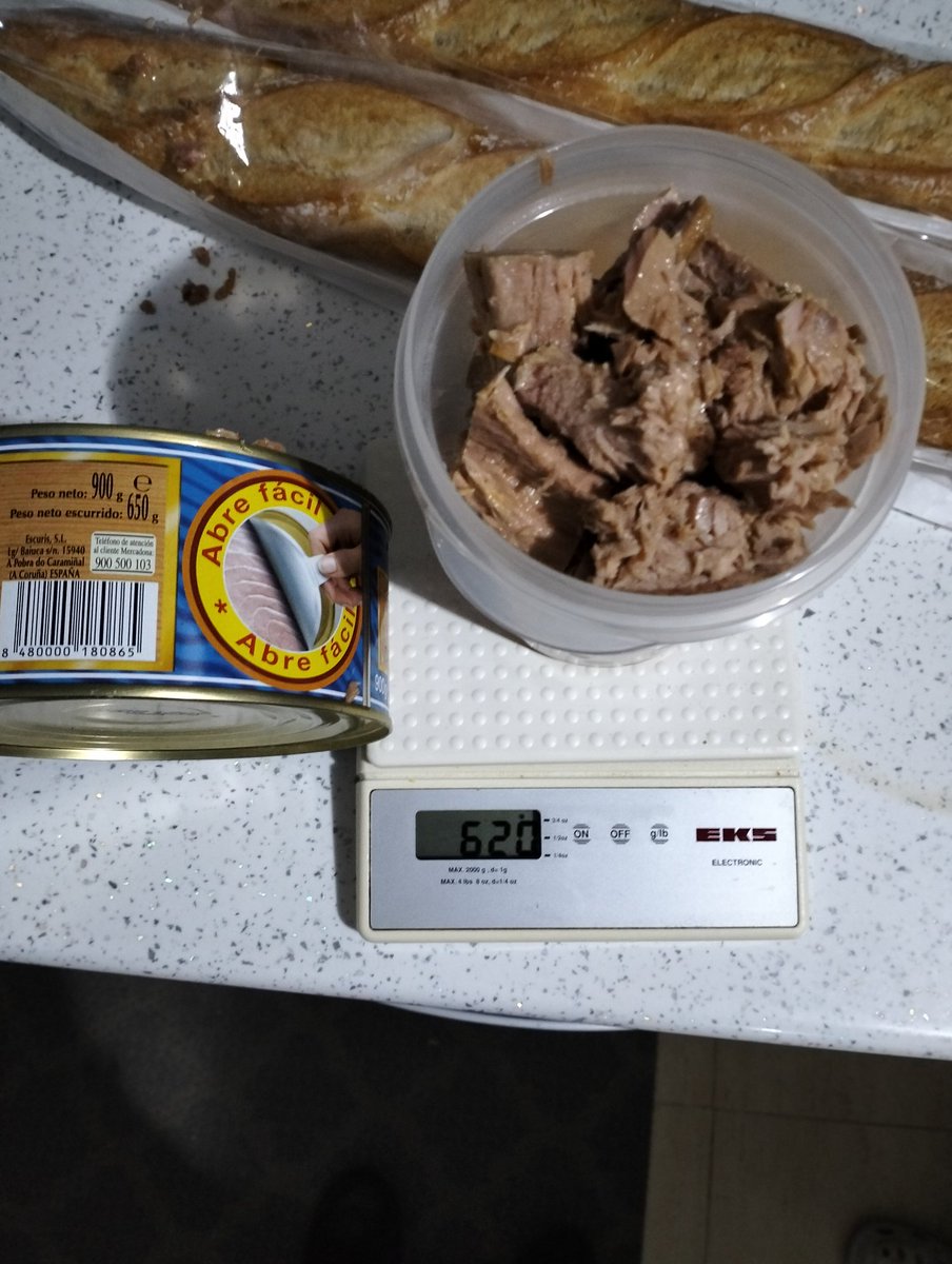 naroM2018's tweet photo. @Mercadona Vengo detectando en algunos productos errores en los gramajes. Pero es que cada vez es más evidente en esta lata de atun sin estar totalmente escurrido ya hay menos cantidad de la que indica. https://t.co/JWYW6r9hfo