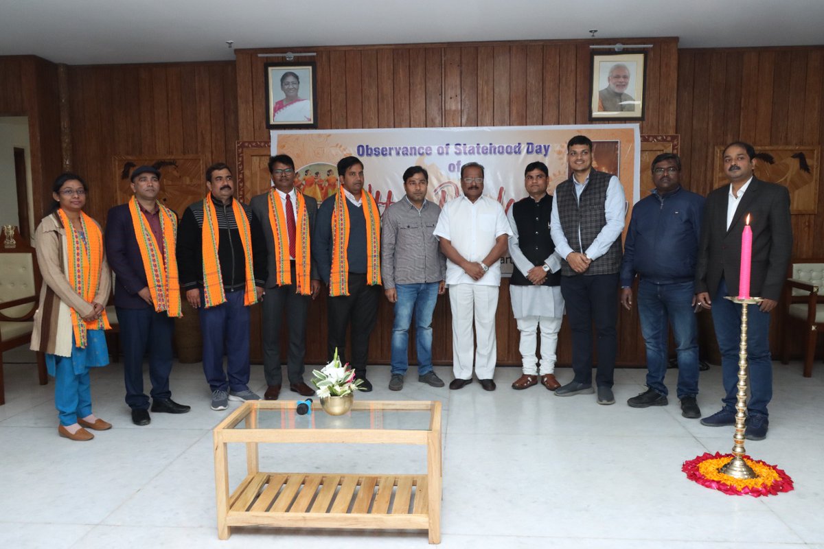 TripuraGovernor's tweet photo. Uttar Pradesh Statehood Day was observed in Raj Bhavan, Agartala in the august presence of Hon'ble Governor of Tripura Shri Indra Sena Reddy Nallu. 2/2 https://t.co/MVB3pTlTkB