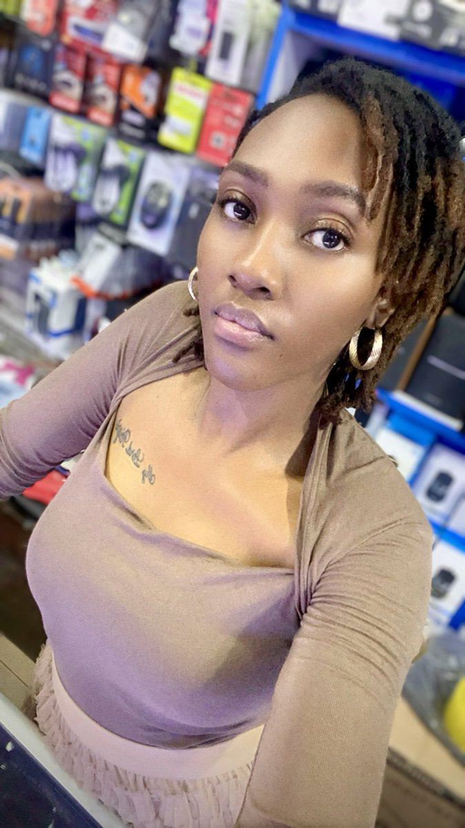 My name is Dee.. I deal in computer accessories, graphics and branding. Reply with your job/profession and let’s support one another 1st by reposting to reach a wider audience 🤎🤎